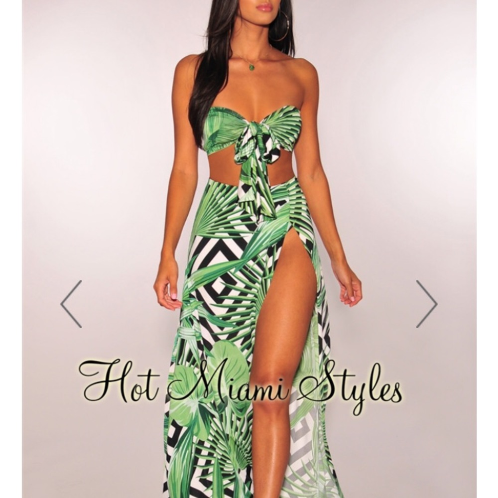 Green and white palm print skirt